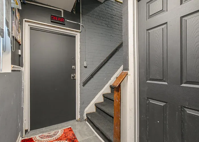 South Side W/ Gated Parking Apartment